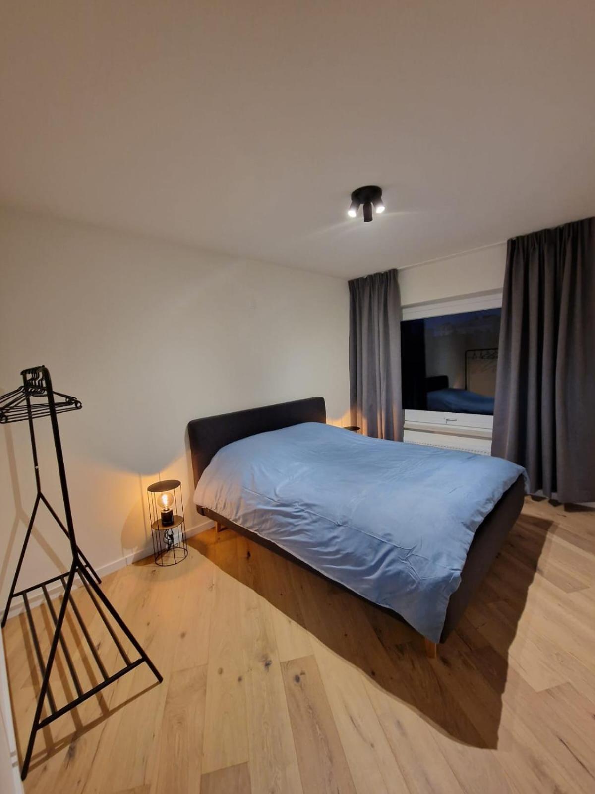 Luxury Renovated 3 Rooms Apartment Остенде Экстерьер фото