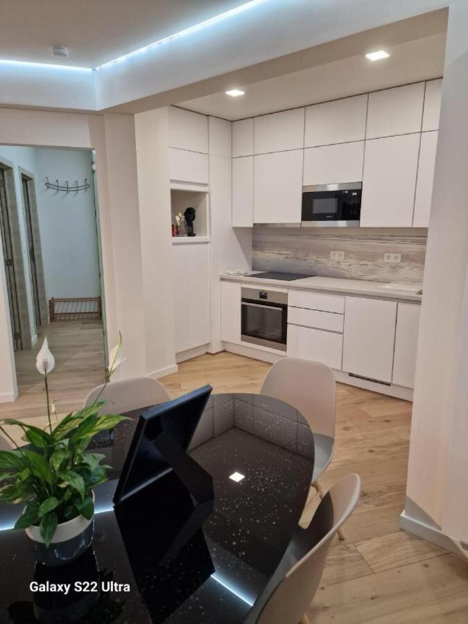 Luxury Renovated 3 Rooms Apartment Остенде Экстерьер фото