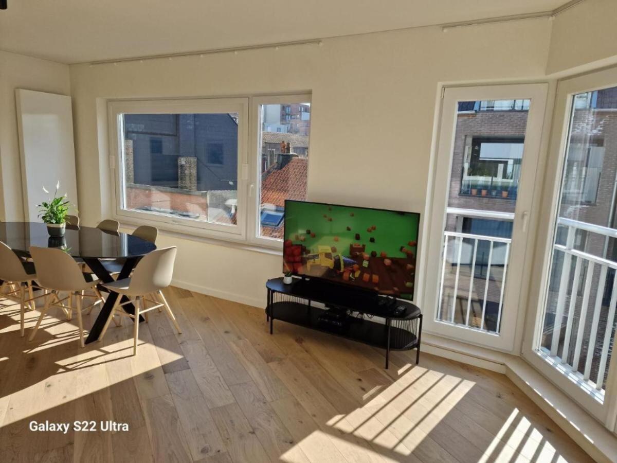 Luxury Renovated 3 Rooms Apartment Остенде Экстерьер фото